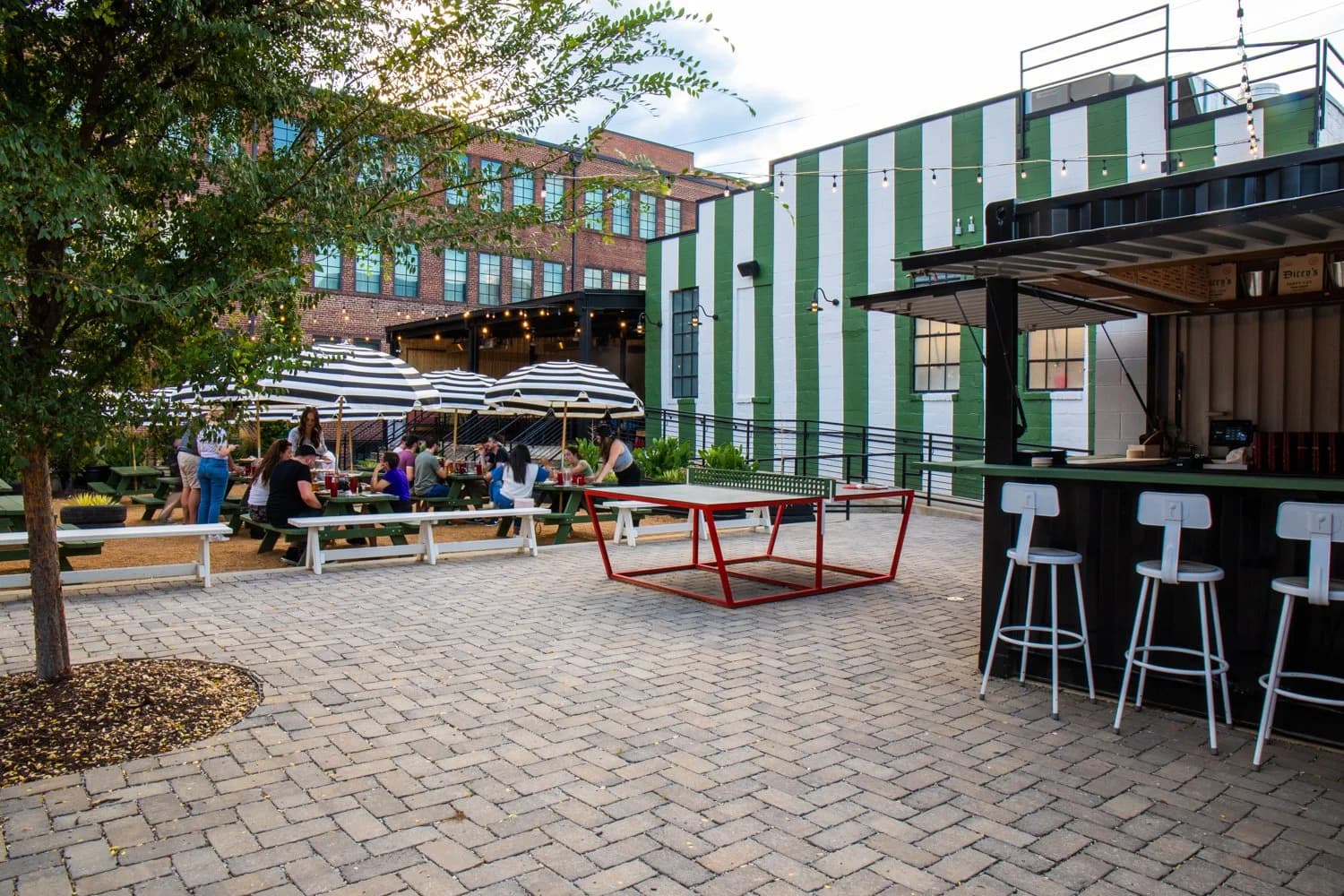 DICEYS TAVERN
