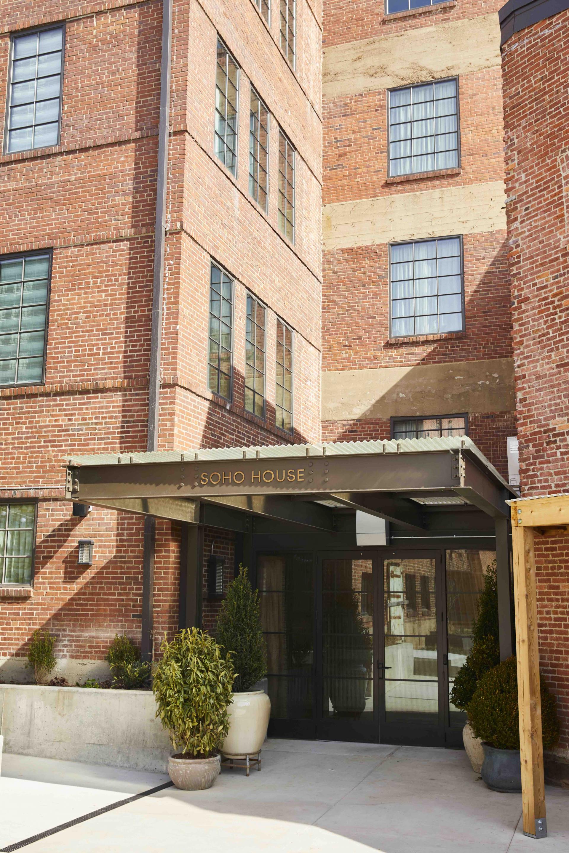 Wedgewood Houston May Hosiery Exterior